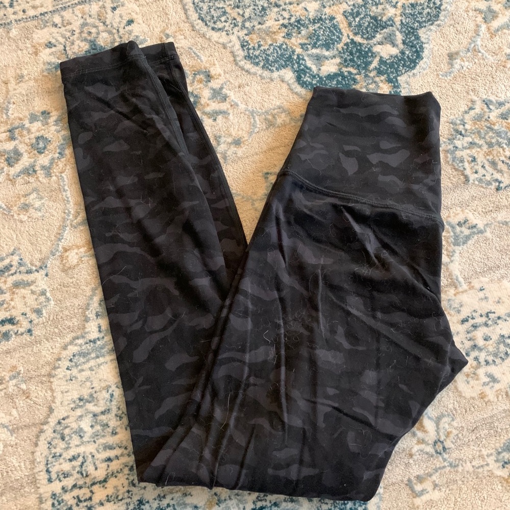 SOLD!!! Lululemon aligns